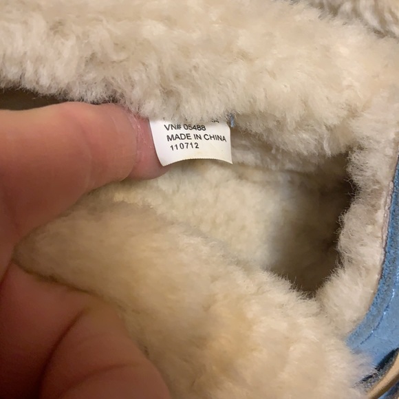 L.L. BEAN BLUE SHERPA MOCCASINS LEATHER FUR LOAFERS SHEARLING SLIPPERS SZ 5 WARM - Picture 6 of 14